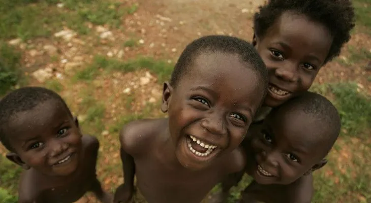 Las respuestas de las niñas de Burkina Faso le harán un nudo en la garganta