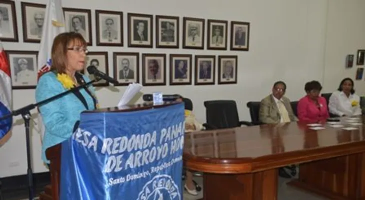 Ponen a circular matasellos por 98 aniversario fundación "Mesa Redonda Panamericana" 