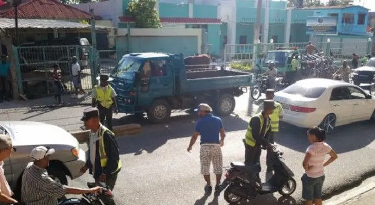 Retienen decenas de motocicletas en San Cristóbal