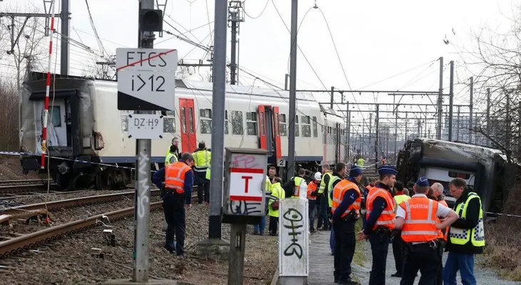 Descarrila tren de pasajeros en Bélgica