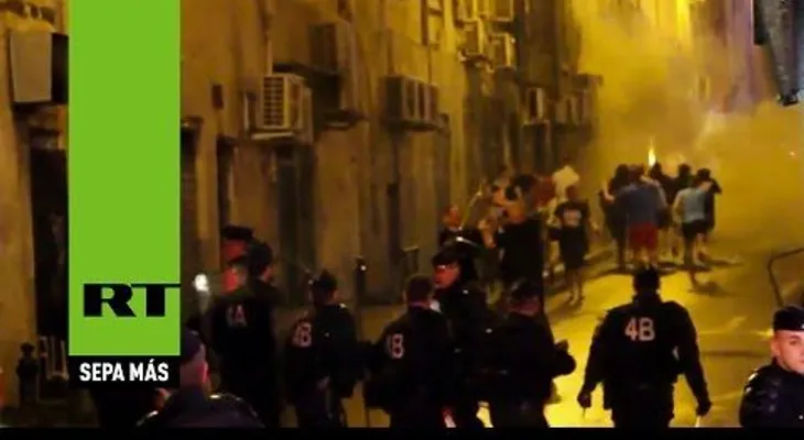 Aficionados ingleses y rusos protagonizan una pelea en Marsella