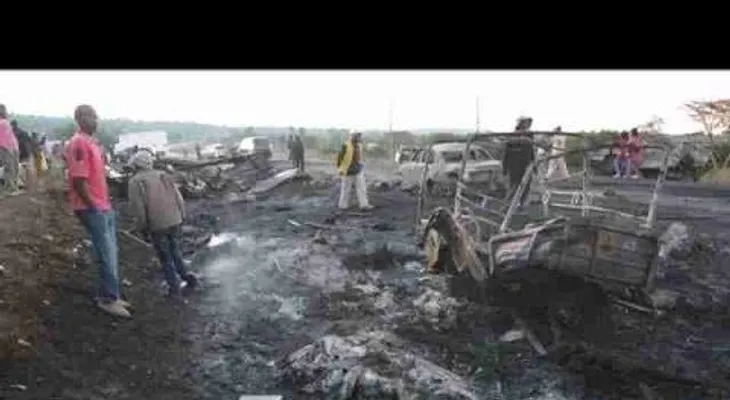 Al menos 40 muertos y 30 heridos por explosión de camión cisterna