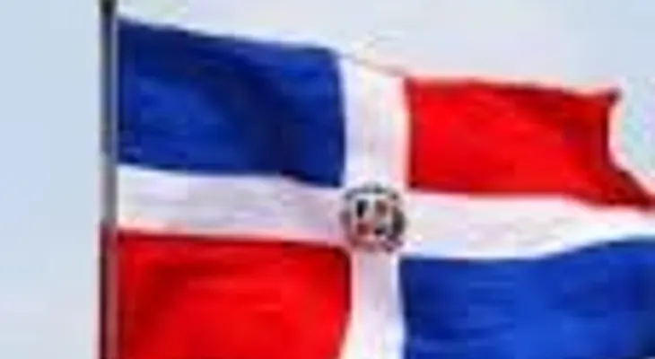 Ejecutivo rinde tributo a la Independencia y a la Bandera Nacional