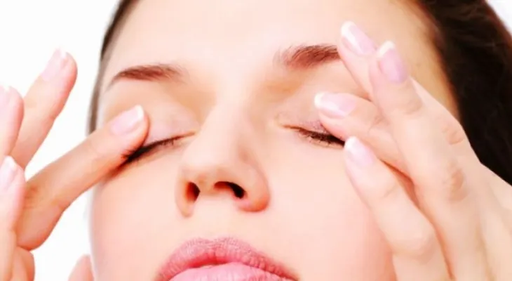 ¿Cómo desinflamar tus ojos y párpados?