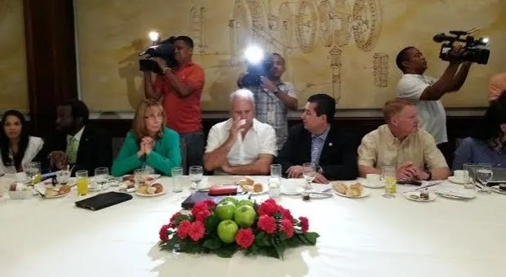 Comisionado de la OEA se reúne con empresariado
