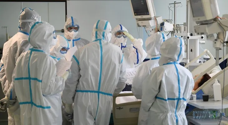 Expertos alertan que el covid-19 podría "devorar" diez años de la vida de pacientes recuperados