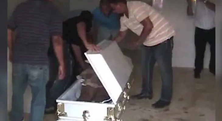 Hombres irrumpen en morgue de hospital y se llevan cadáver