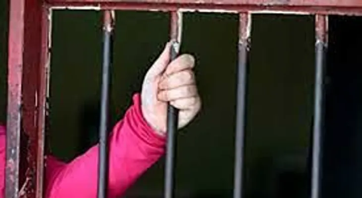 Piden pagarle con la misma moneda, a la abuela que apuñaló y quemó viva a su nieta