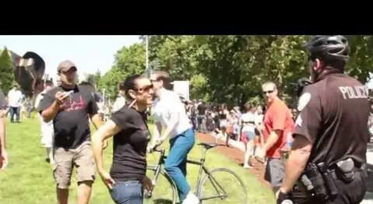 Homosexuales golpean a pastores que predicaban contra la homosexualidad (Video)