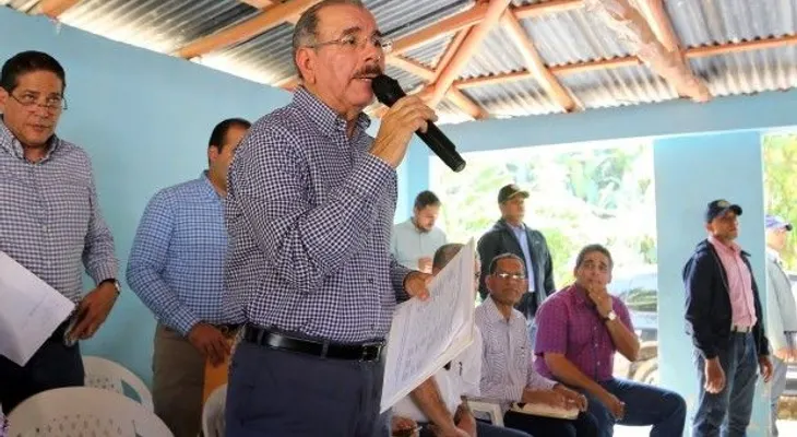 Danilo otorga financiamientos a productores por un monto que nunca específica 
