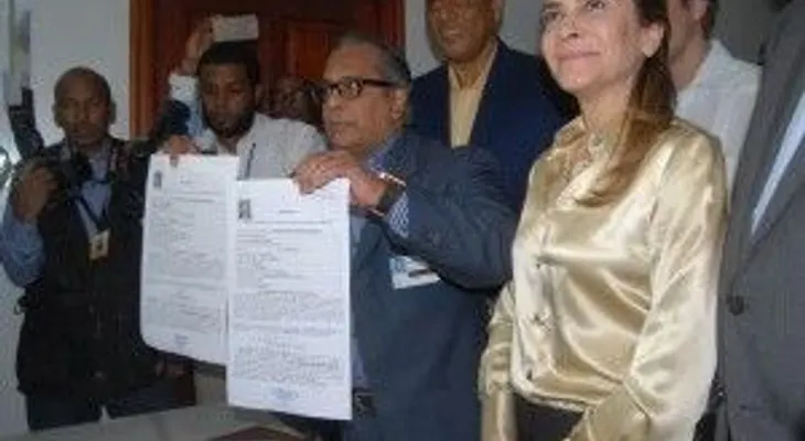 PRM y aliados oficializan candidaturas de Luis y Carolina