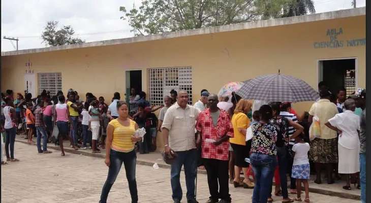 Operativo médico en Bayaguana llena de satisfacción a moradores 
