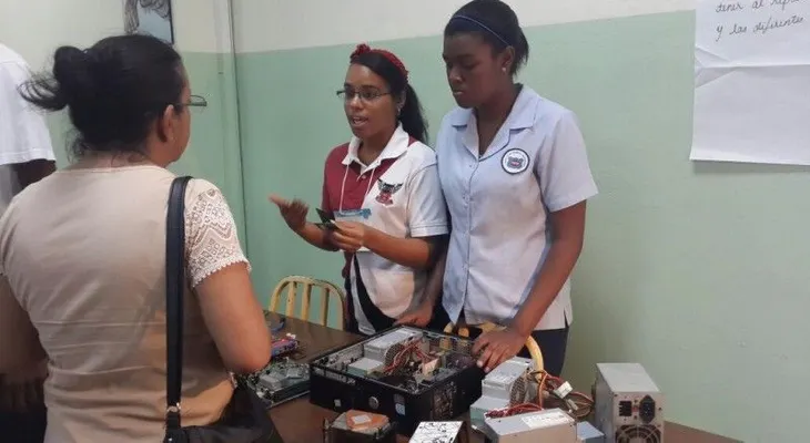 ¿Qué pueden hacer estudiantes de ITESA en su feria de tecnología?  (Video)