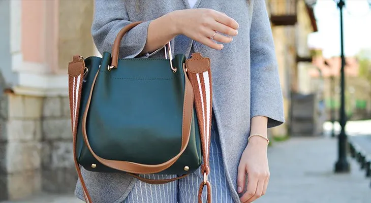 Británica busca diseñador para un bolso con piel de su pierna amputada