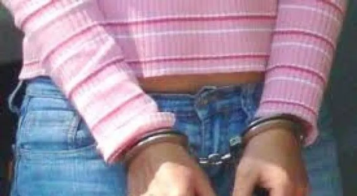 Apresan mujer implicada en robo a una vivienda de Santiago