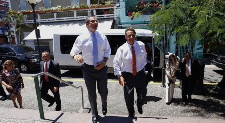 El gobernador de Puerto Rico no quiere verse obligado a elegir entre pagar a maestros o bonistas 