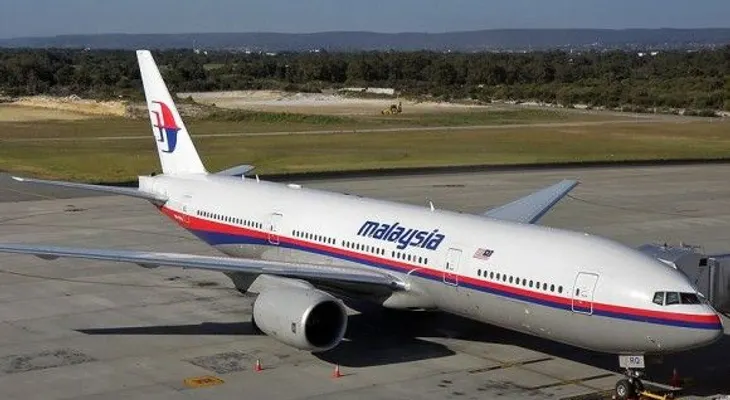 Reportan aparición posibles restos avión de Malasia en el mar de Vietnam