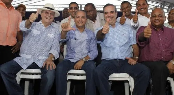 Abinader recibe respaldo de diputado peledeísta Víctor Sánchez