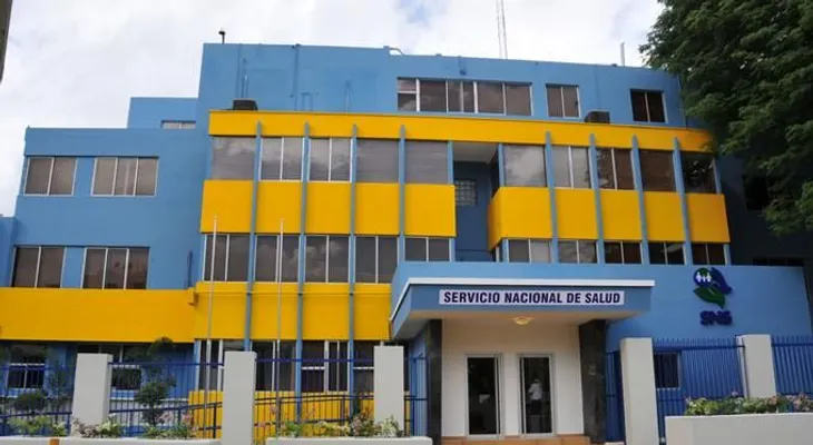 SNS entrega nombramientos a 136 médicos pasantes de ley