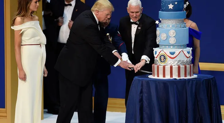 El pastel de la fiesta de Trump casi genera otra polémica