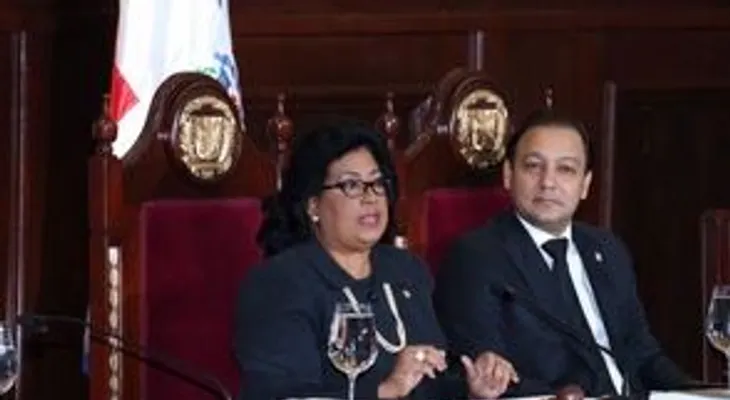 Asamblea proclama la nueva Constitución 
