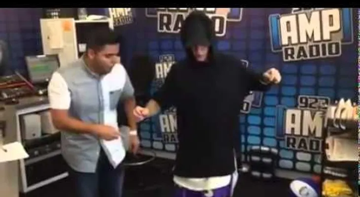 Justin Bieber bailando merengue de Toño Rosario