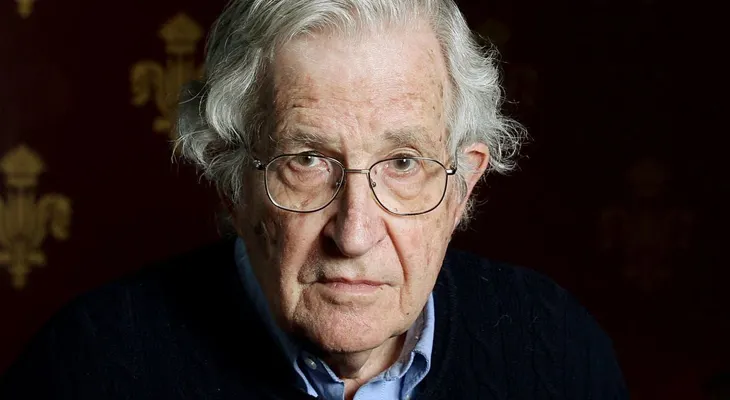 Duras críticas de Noam Chomsky a los gobiernos latinoamericanos de izquierda de la última década