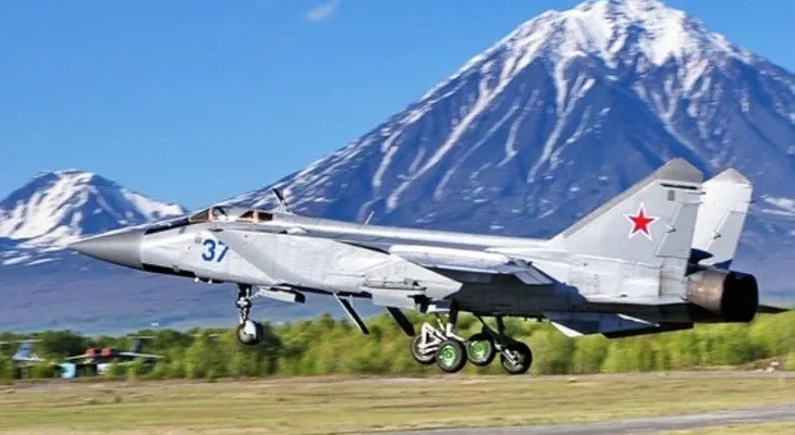 Un caza ruso intercepta "profesionalmente" un avión espía de EE.UU. en Kamchatka