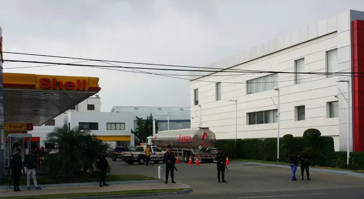 Dicen es un gran paso decisión MIC intervenir estaciones despachan violando contratos de exclusividad
