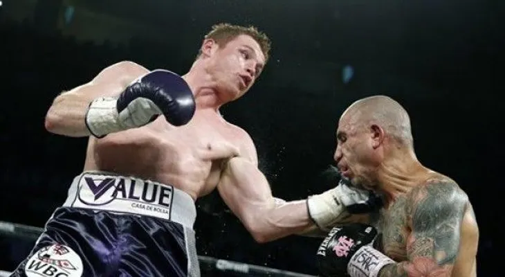 Saúl "Canelo" Álvarez  logra cómoda victoria ante  Miguel Cotto