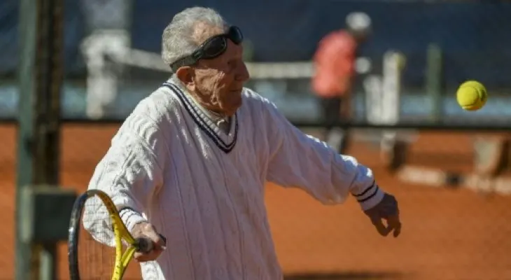 ¿Quiere vivir cien años? ¡Juegue al tenis!