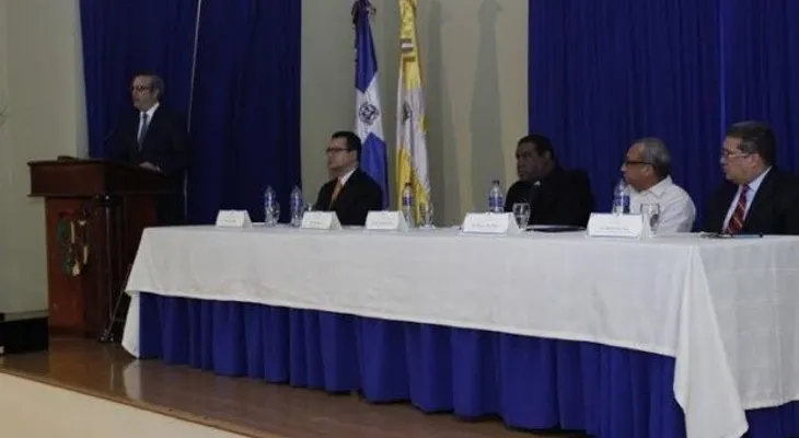 Abinader dice pobreza y creciente inseguridad pública reflejan colapso dedemocracia en RD