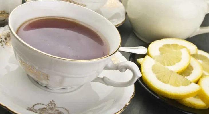 El té de limón previene el envejecimiento prematuro; cómo prepararlo