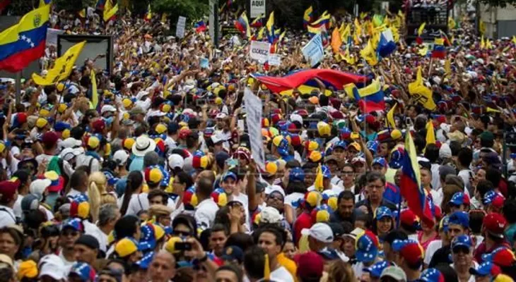 Oposición venezolana anuncia nuevas protestas al término de multitudinaria manifestación