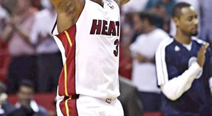 Wade lidera al Heat sobre los Clippers