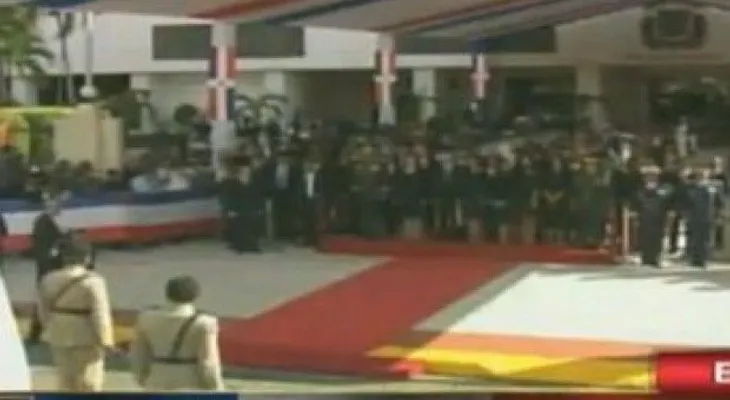 Danilo llega al Congreso y recibe los honores