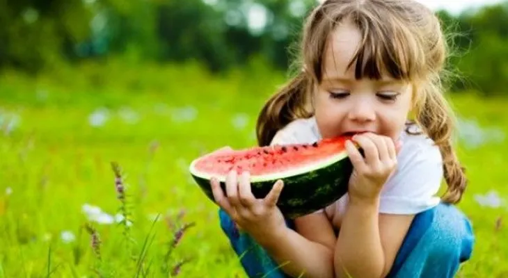 4 estrategias para que coman bien tus hijos