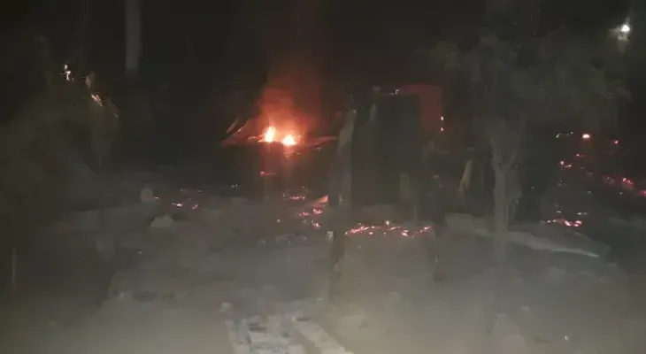 PN persigue hombre que hirió su expareja, mató al hijo de ésta y quemó casa donde vivían sus víctimas, en Montecristi