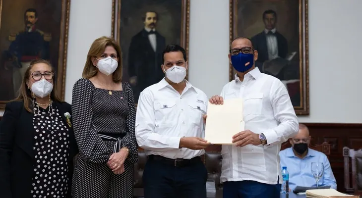 Entregan más de 127 millones de pesos para obras pequeñas y medianas en Santiago adjudicadas por sorteo