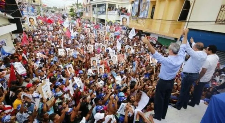 Luis cierra campaña en Nagua y La Vega