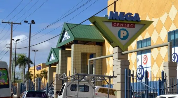 Proconsumidor dice plazas comerciales son responsables de vehículos en sus parqueos