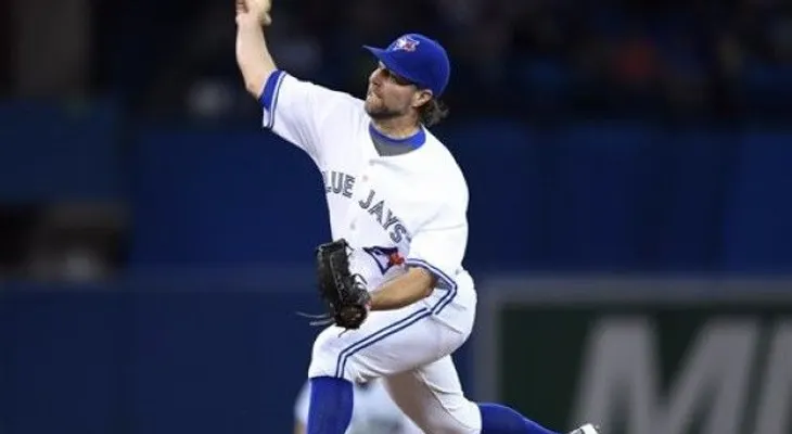 Dickey llega a 100 victorias en triunfo sobre Rays