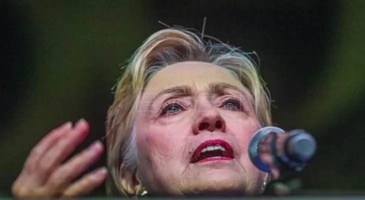 Clinton se entrevista voluntariamente con el FBI por sus correos electrónicos