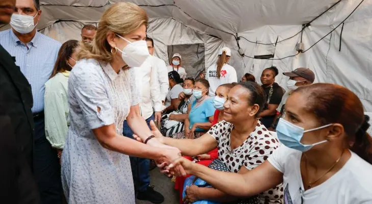 Vicepresidenta afirma Gobierno defenderá contratos firmados con farmacéuticas