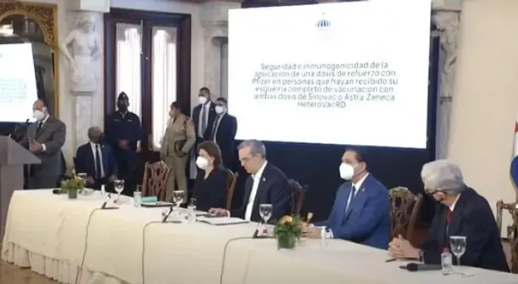 Presidente Abinader exhorta población ponerse 3ra dosis de refuerzo contra el covid-19