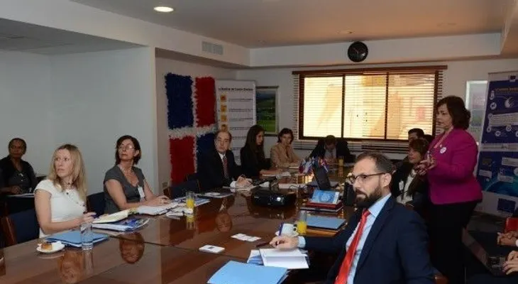 RD presenta avances en el Sistema de Contrataciones Públicas  ante la UE