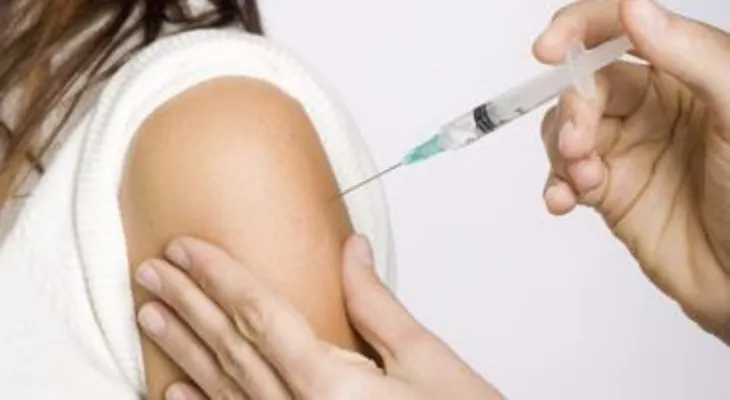 Médicos encuentran evidencia de vacuna contra el VPH para erradicar cáncer de cuello uterino 