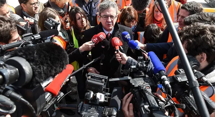 Francia: los seguidores de Mélenchon dan la espalda a Macron y optan por el voto en blanco o la abstención