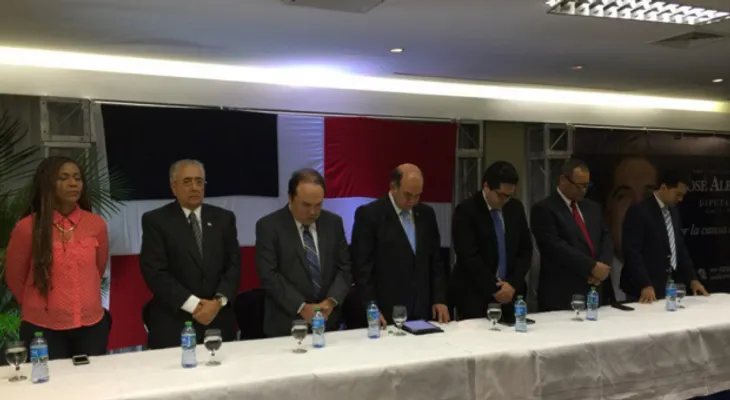 Fidel Lorenzo y líderes evangélicos asisten a proclamación aspirante diputado FNP