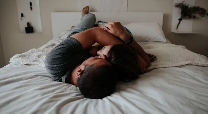 Las mejores técnicas para complacer a un hombre; sorpréndelo con detalles que no espera
